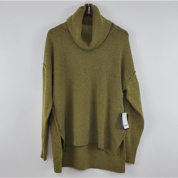 Becca Tilley x Bar III Turtleneck High-Low Sweater - Picture 1 of 4